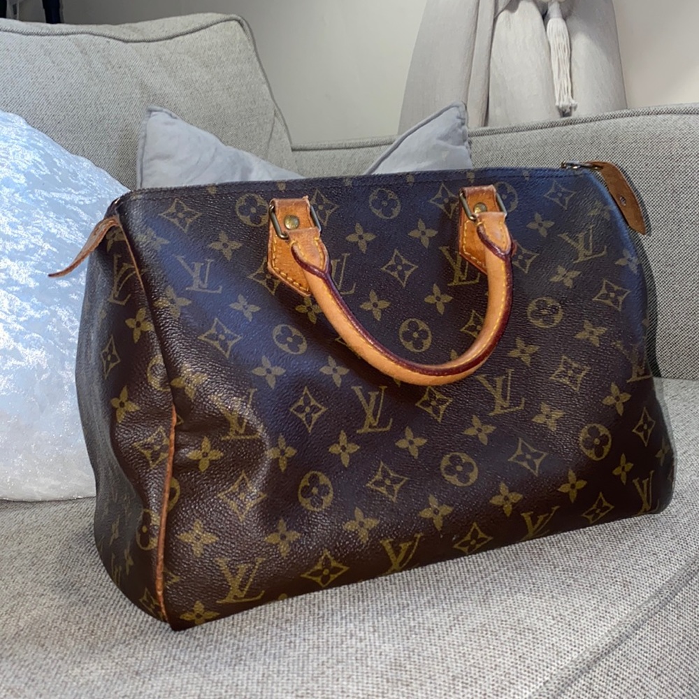 Authentic gently used Louis Vuitton Speedy 30
